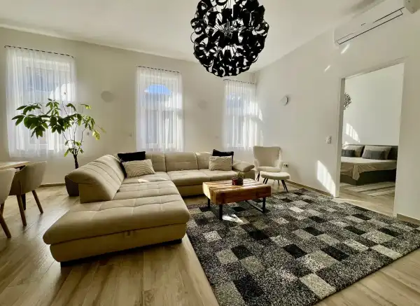 Kiadó téglalakás, Budapest, V. kerület 3 szoba 112 m² 1.08 M Ft/hó